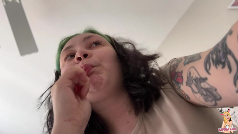 Lenna Lux: 映画ナイトスナック