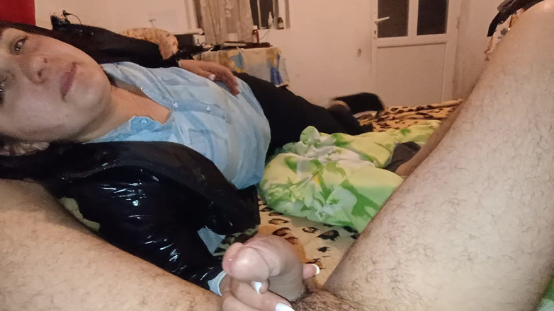 Ionut899: Vin Acasă Și I Sug Pula Iubitului Meu Și Înghit Tot