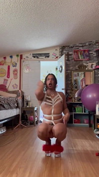 Lagu Awek Amerika All American Striptis 2