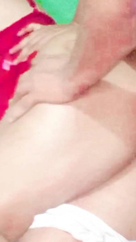 La mia vicina dal culo grosso con un bel culo grosso si lascia scopare