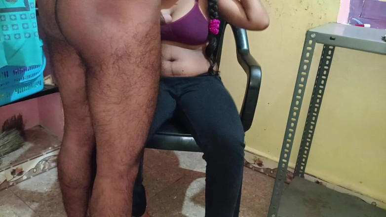 Mami4711: Sedia a casa di una ragazza stretta che si scopa...