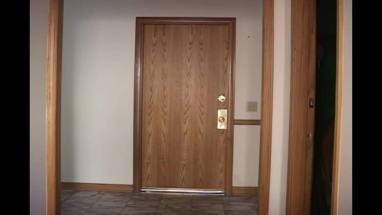 Ugly but HOT: 女の子は何でも準備ができています