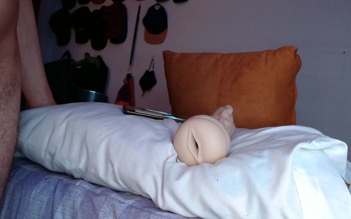 Charrterr: Me follo mi juguete sexual muy duro
