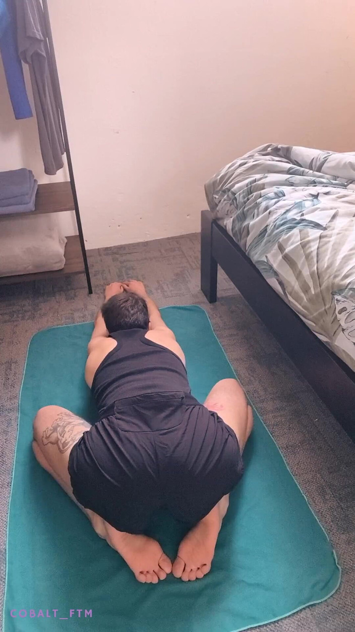 Cobalt FTM: ヨガのセッションで興奮した