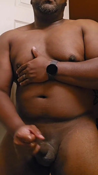 Un black coquin excité