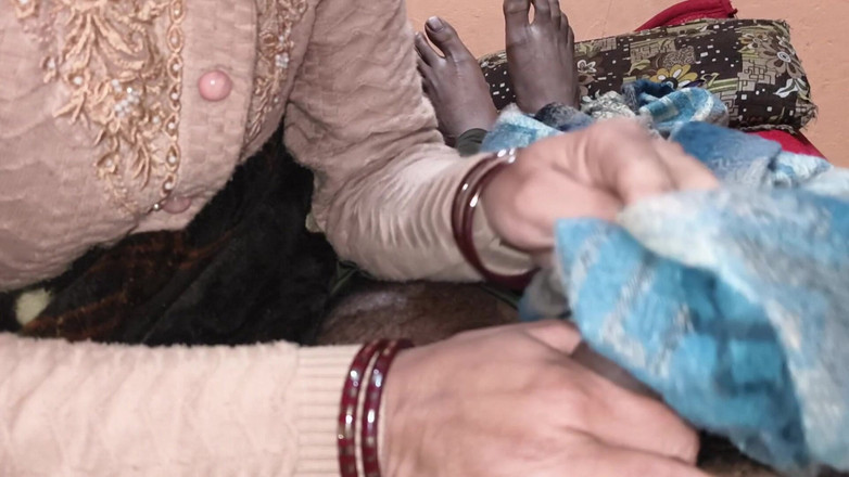 Janvibhabhii: Mi linda hermanastra comparte su habitación y me da una...