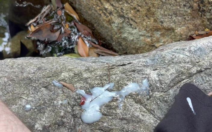 Quan Vietnam 18: Ives elle muameleye yardım ediyor - dışarıda mastürbasyon ve boşalma