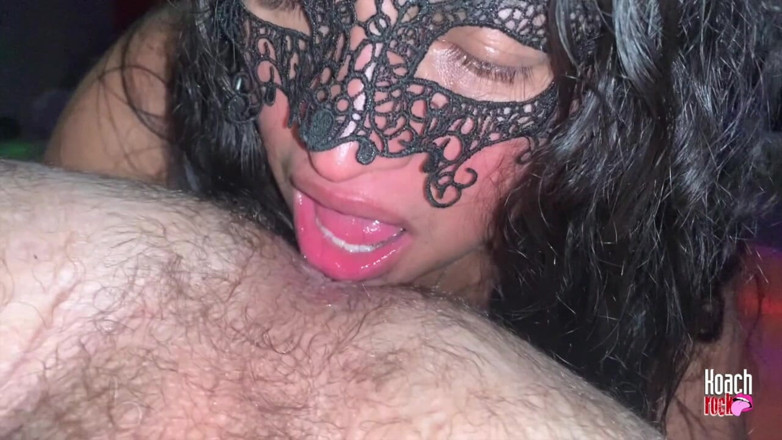 thundass: Su Lengua Rosa Tiene Hambre De Un Culo Peludo