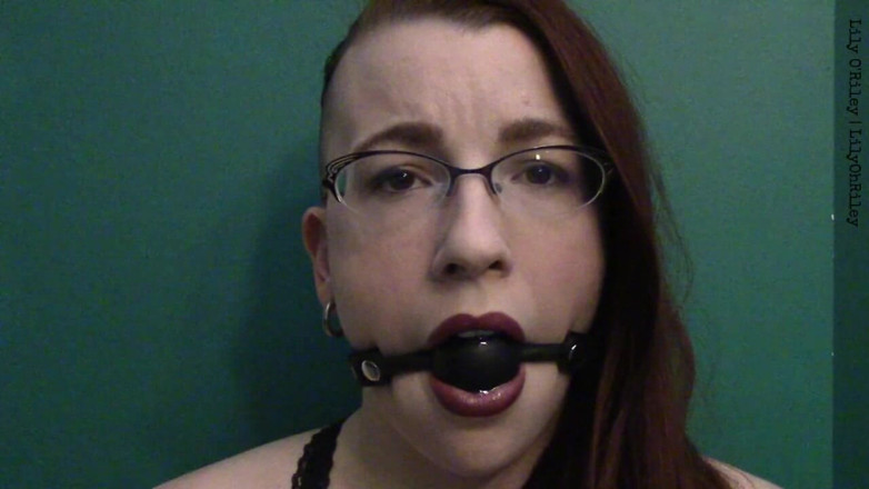 Lily O'Riley: Ballgag Staring (wmv)