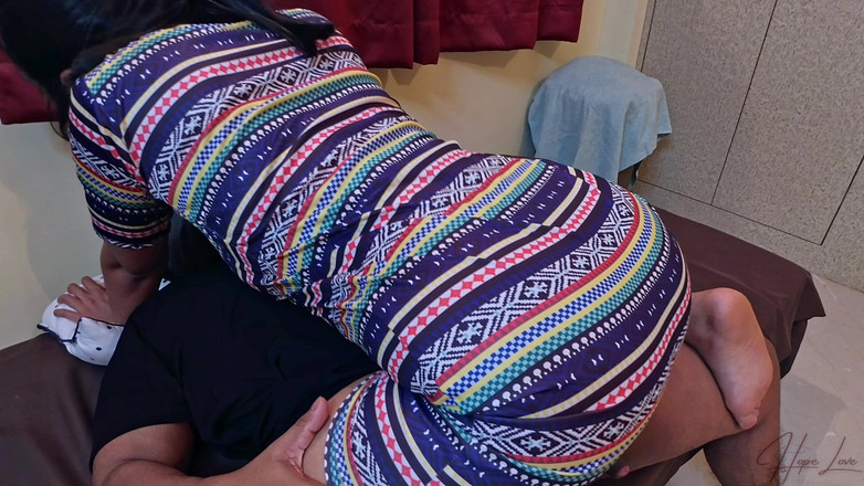 Hope Love: Я скачу на большом черном члене моего сводного брата, пока родителей нет дома.