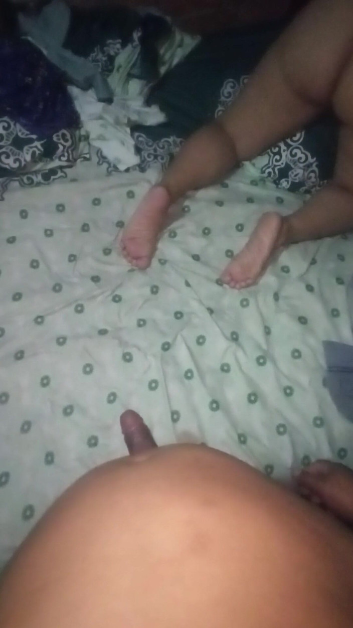 Eatrella j: Ziemlich dicker arsch, ich lege meinen schwanz auf alle vieren