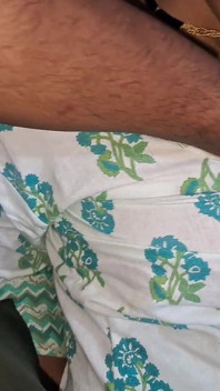 Soție desi sexy muie spermă în gură
