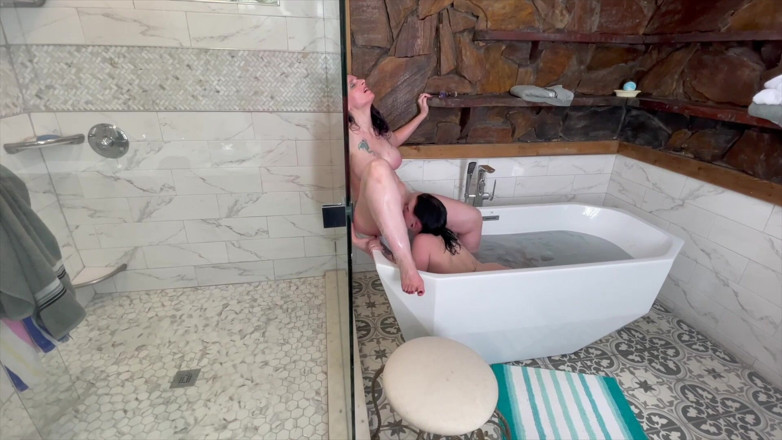 Christina Sapphire: Une Chaudasse Mariée Excitée Se Fait Baiser: Jouets Dans La...