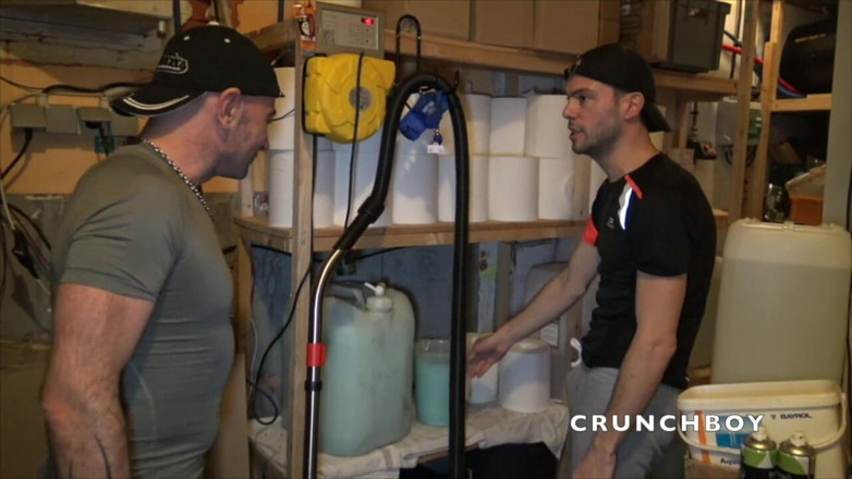 Kinky Bareback Boys: Fucked bareback by kinky straight boy curious