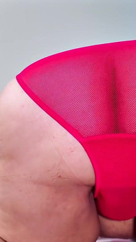 Pequeño hombre pierde virginidad con giganta
