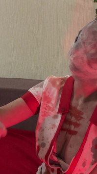 サイレントヒルの看護師がハロウィンに祝いに私の家にやって来ました