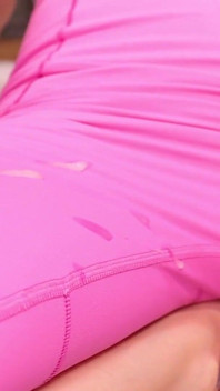 운동하는 동안 바지에 정액