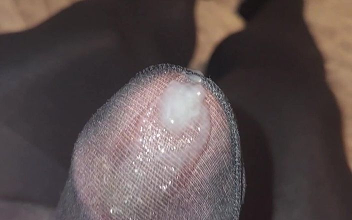 Nyronic: Vibrator abspritzen im nylonstrumpf
