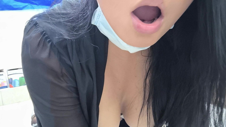 NEGRITA SEXY: Sekretaris semok bikin video bokep dari ruang bawah tanah kantor