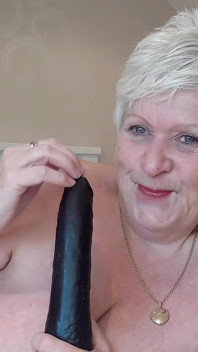 Büyük siyah dildo