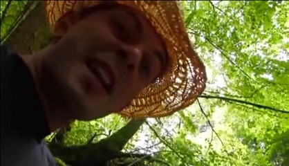 European Classics: Awek panas berambut merah berseronok di hutan panas