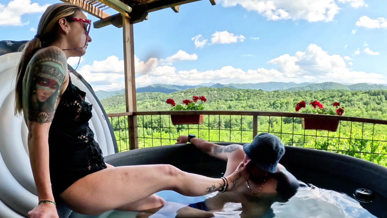 Mistressyammyboots: Worship at the Water's Edge the Queen's Moment of Relaxation