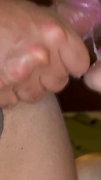 Avsugning för min man tills han kommer i min mun och jag sväljer allt