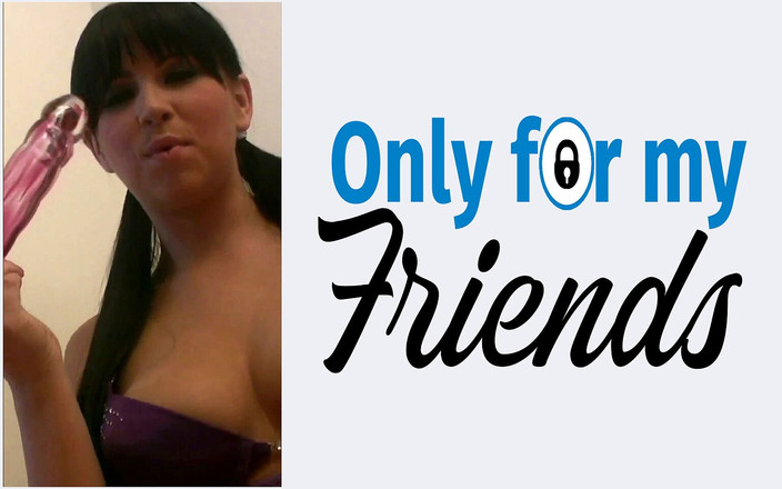 Only for my Friends: Chloe James första porr en stor mörkhårig 18-årig slampa njuter och...
