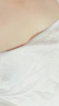 인도네시아 바이럴 Nyobain Baju Satin Baru Berujung Ngentot 댄 켈루아르 디 Memek