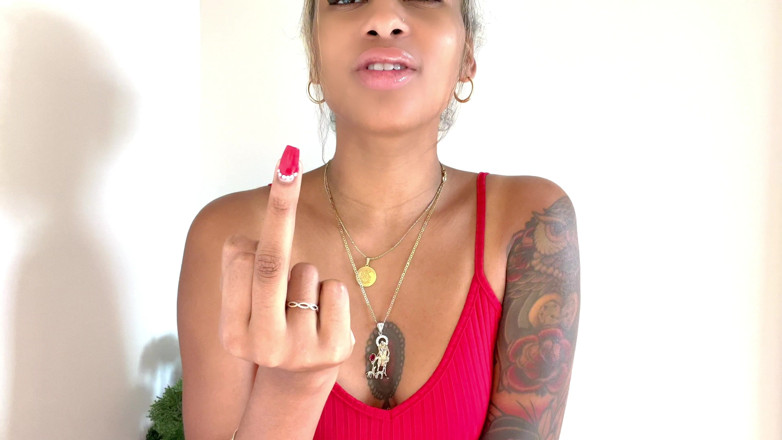 Mya Mula Goddess: Porno perdente con le dita medie
