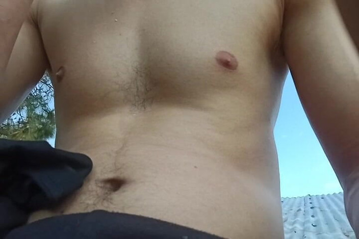 Gangbang straight: ヒルトップのベアバックMonalisaブラウン乳首マッサージ