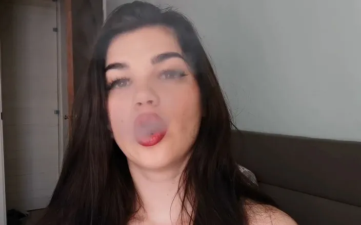 fartingclub01: Gorgeous Girl Smoking Face Close-up