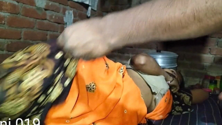 Rakesh: Ragazza indiana anche ki ladki Ki Chudayi Ghar Me Bula...