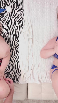 Velká kráska s obřími kozami byla ošukaná a získala creampie jako dárek k Vánocům