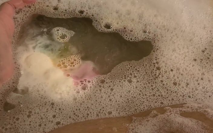 Josie4yourpleasure: Ateşli anne banyo yapıyor