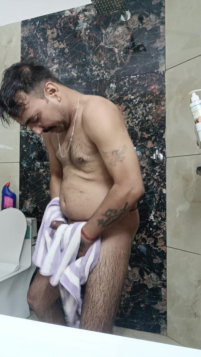 Rajasthani-old-lover: Indický desi muž si užívá sprchu a mistrovskou show se...