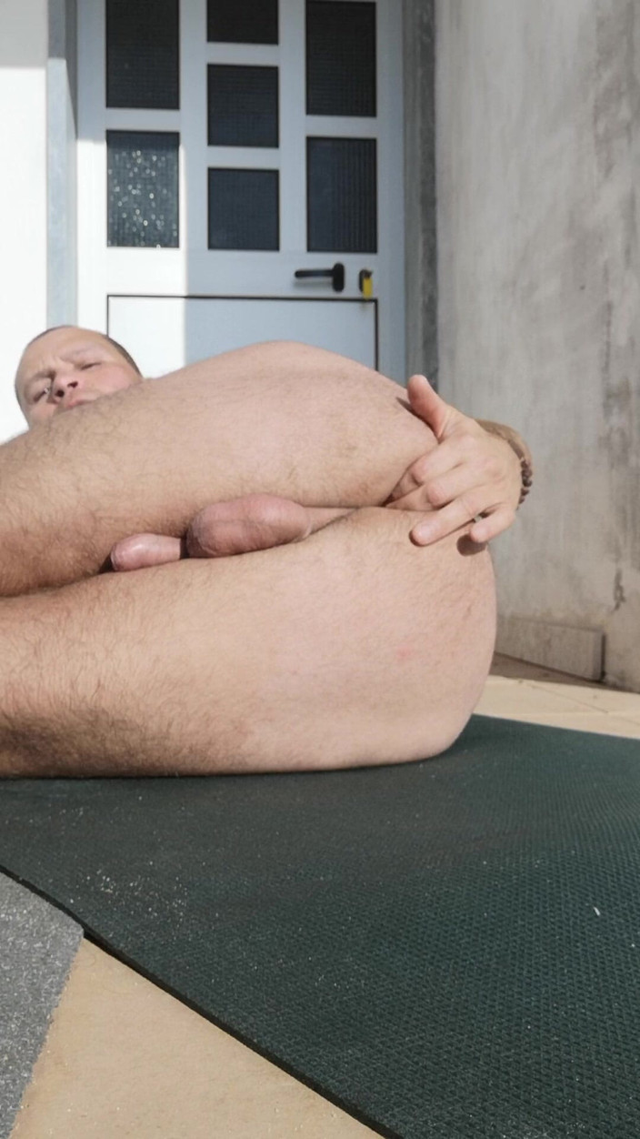 Chemanuchao: Leker med min röv på gården