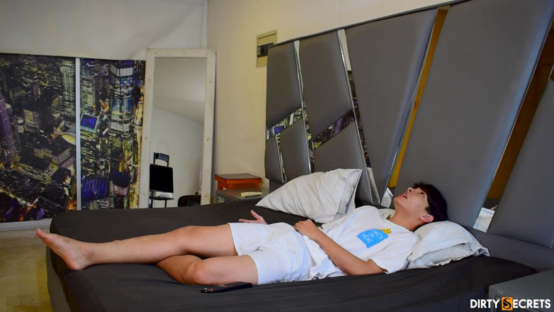 Dsfilmation: My Stepsister Gets the Wrong Room, the Wrong Bed and...