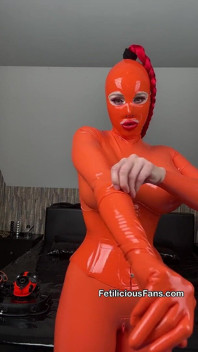 Miss Fetilicious Is Getting Ready for a Dirty Job