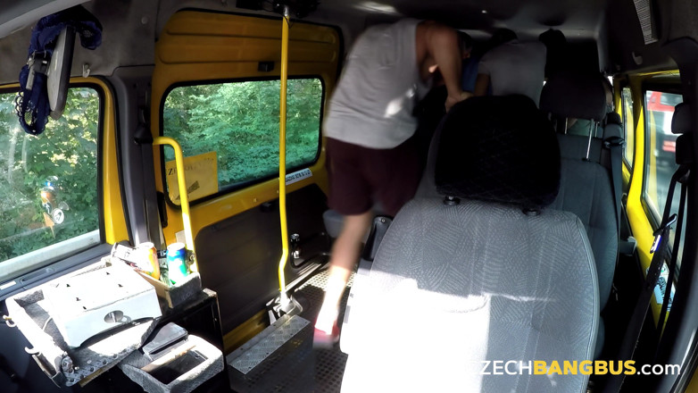 Czech Bang Bus: Checa bang bus 3 caliente gangbang con una tetona milf