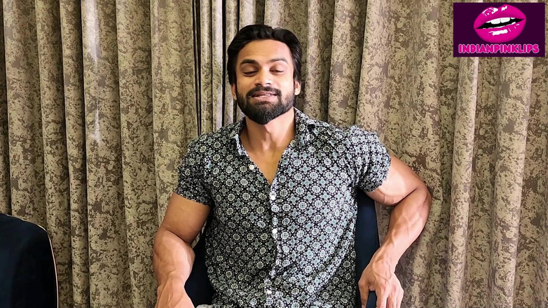 Indianpinklips: Grandi tette mif bhabhi scopata duramente in camera da letto (audio...