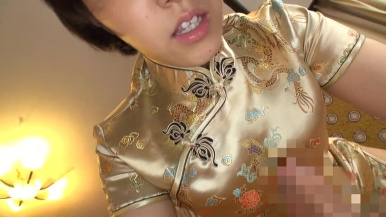 CherryBONBON: Masaj yavaşça arzuya dönüşerken gözleri tekrar tekrar buluşuyor.