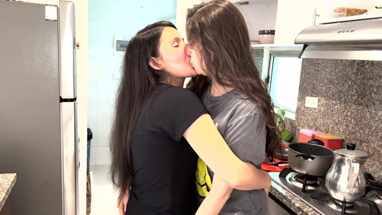 scarlettandc: Miluji pocit vagíny mé sousedky