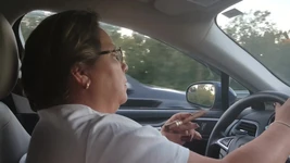 Exibicionista de charuto Dawn na Estrada