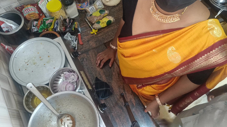 Palani69: 家庭女仆厨房啪啪