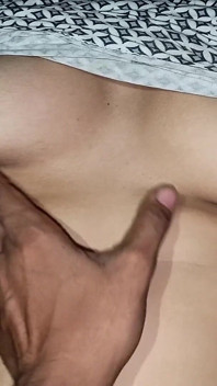 Desi Bengali Piękna muzułmańska ciocia, była sama w domu, więc zadzwoniła do mnie i dała mi okazję ją przelecieć.