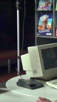 Büro-schlampen aus frankreich durften zu dritt schwanz lutschen