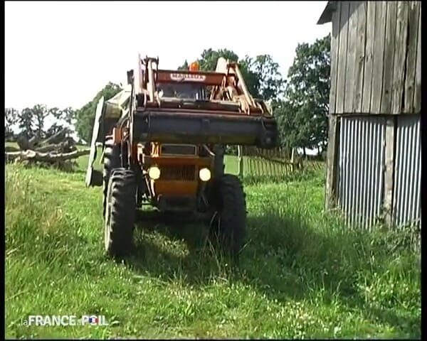 La France a Poil: ¡No hay mejor forma de coquetear que un tractor!