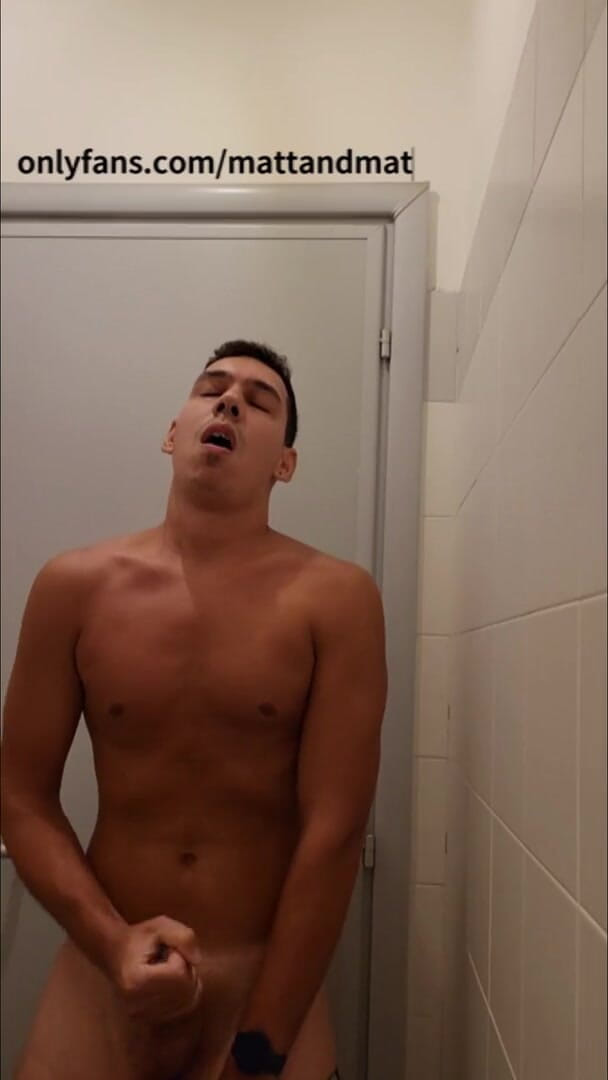 Matt_AP: Jerking off at work
