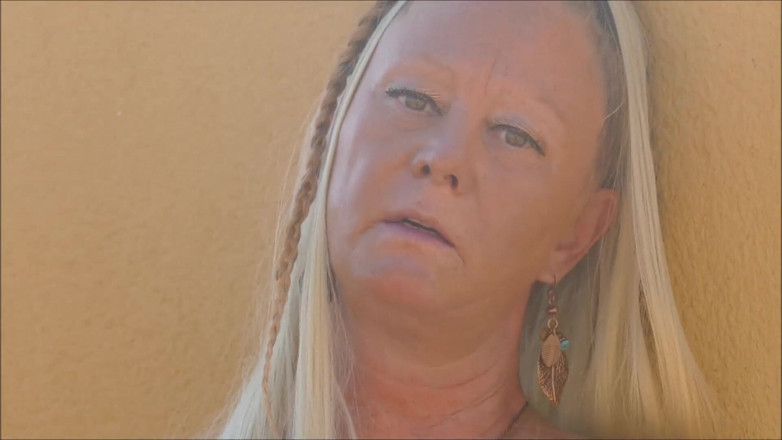 Natalie K: Digitación Afuera Mostrando Culo Coño Y Tetas En Un Vestido...